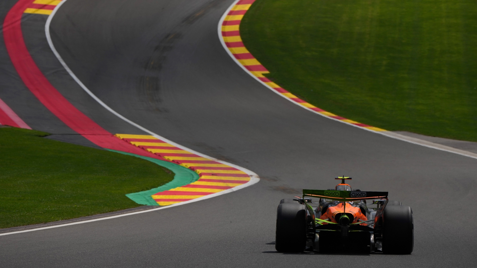 NORRIS VENCE A PIASTRI POR LA POLE EN BÉLGICA