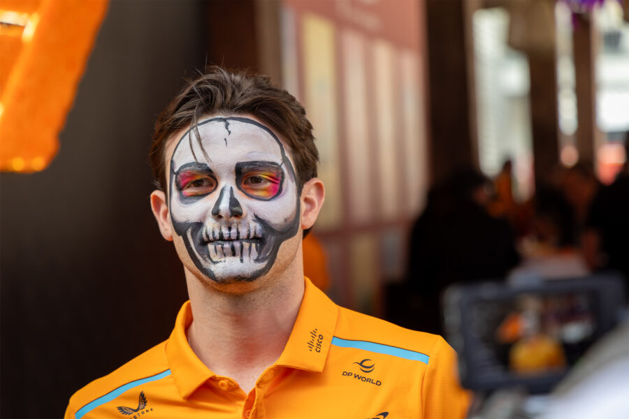 PATO O'WARD, PILOTO DE RESERVA DE MCLAREN F10 TEAM, LUCE MAQUILLAJE DEL DÍA DE MUERTOS