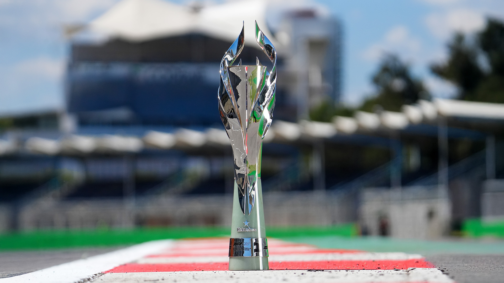 La joya del podio: el trofeo elaborado por TANE listo para coronar al vencedor del México GP