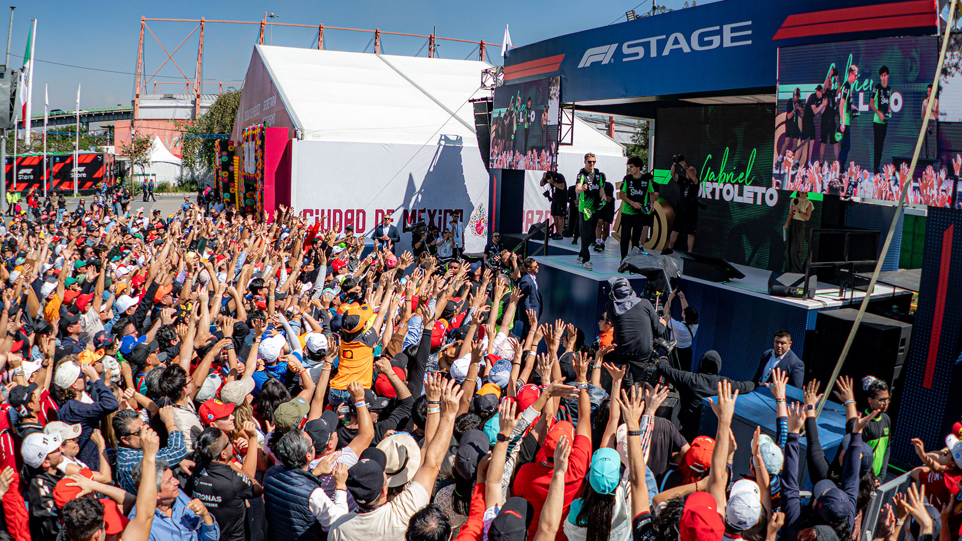 Max Verstappen domina el primer día del México GP con récord de vuelta