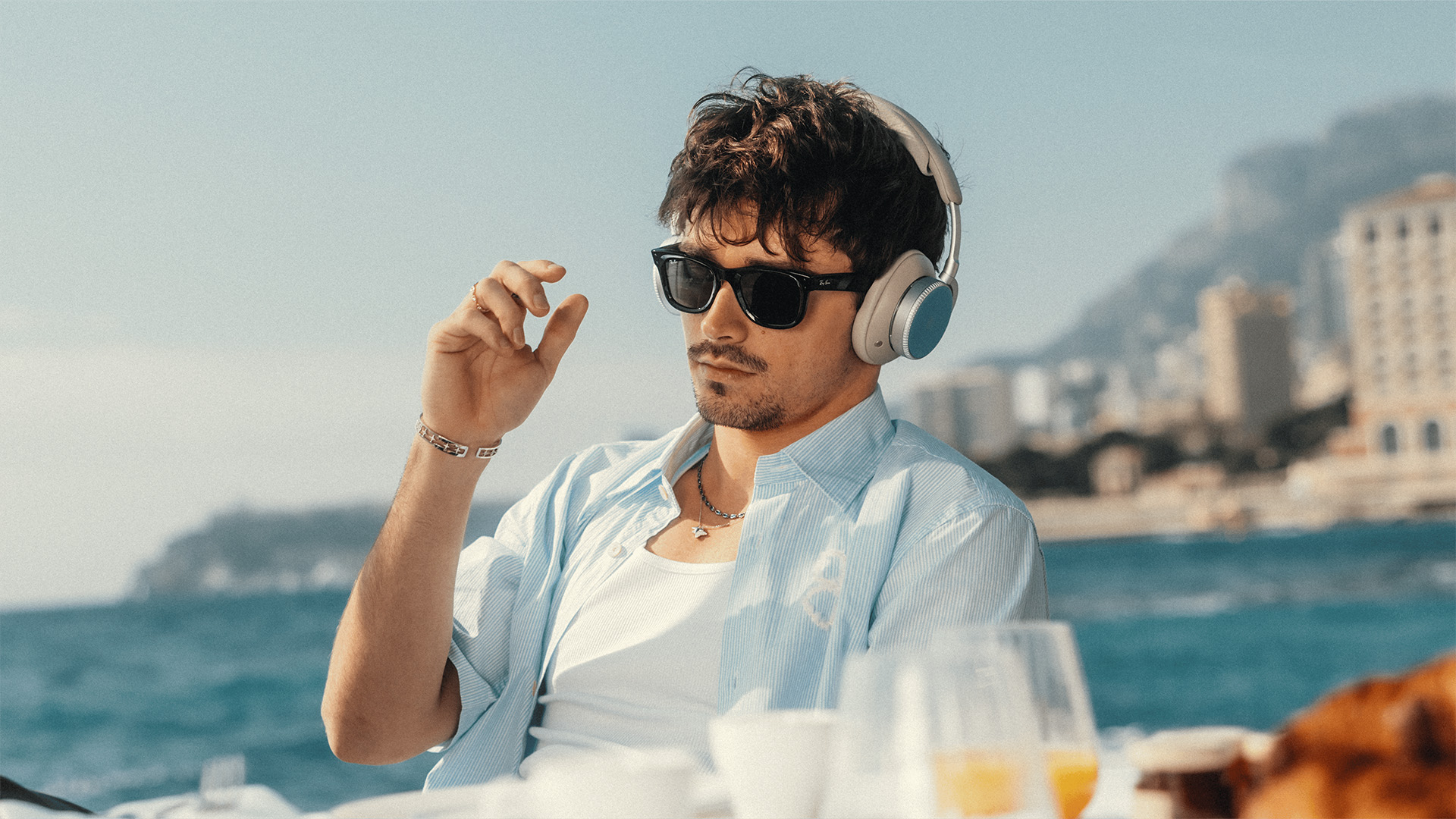 ¿A qué sonarían los estéreos de los pilotos de Formula 1?