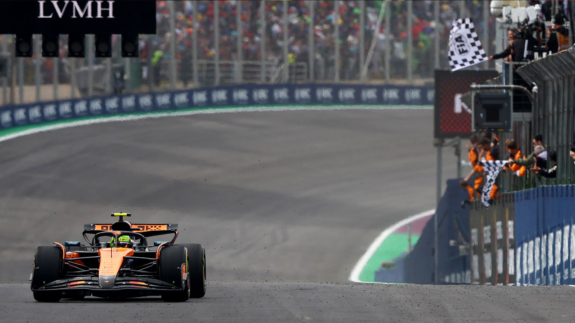 NORRIS DOMINA EN INTERLAGOS Y AMPLÍA SU VENTAJA EN EL CAMPEONATO