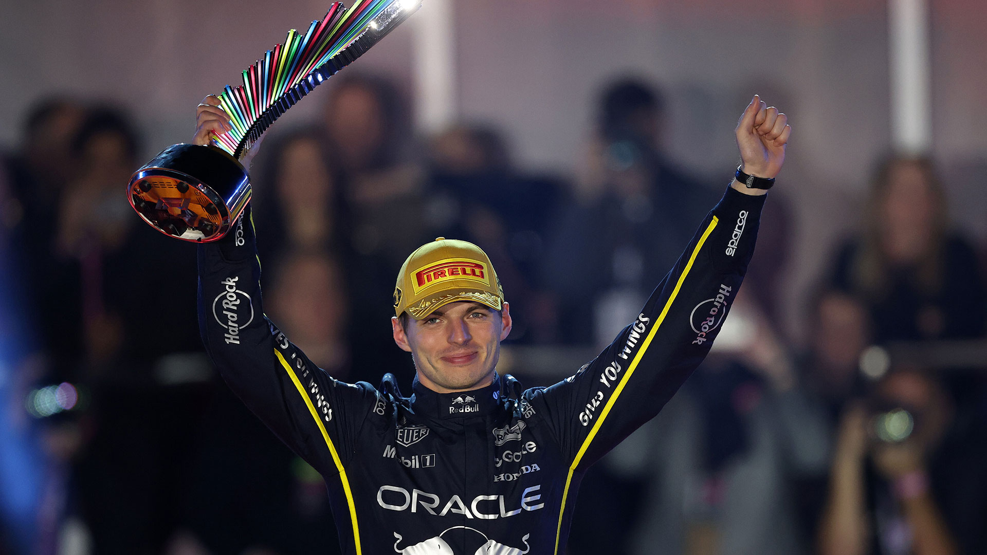 Verstappen se impone en Las Vegas y reabre la pelea por el título