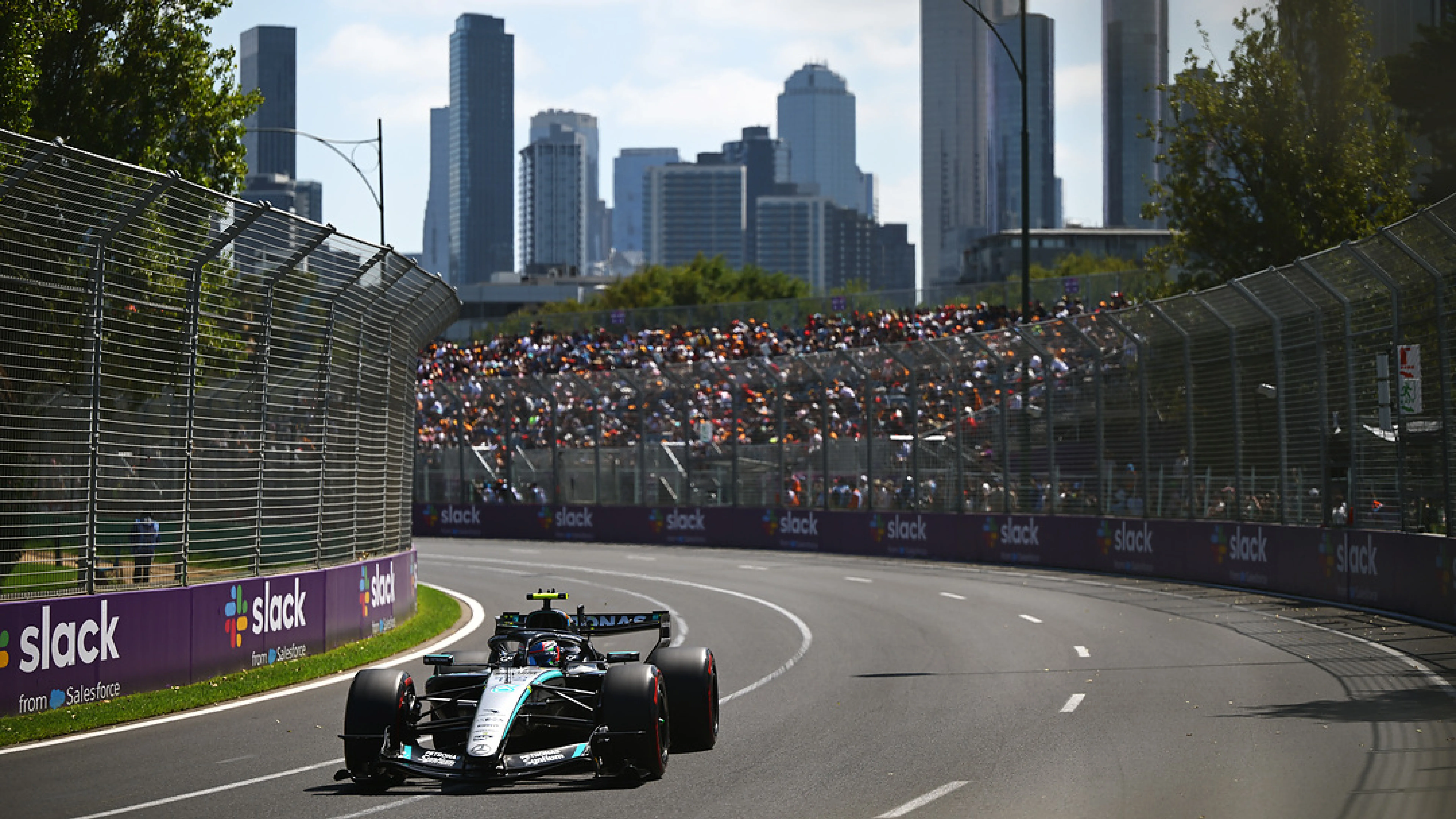 Russell sorprende en Melbourne y se queda con la pole