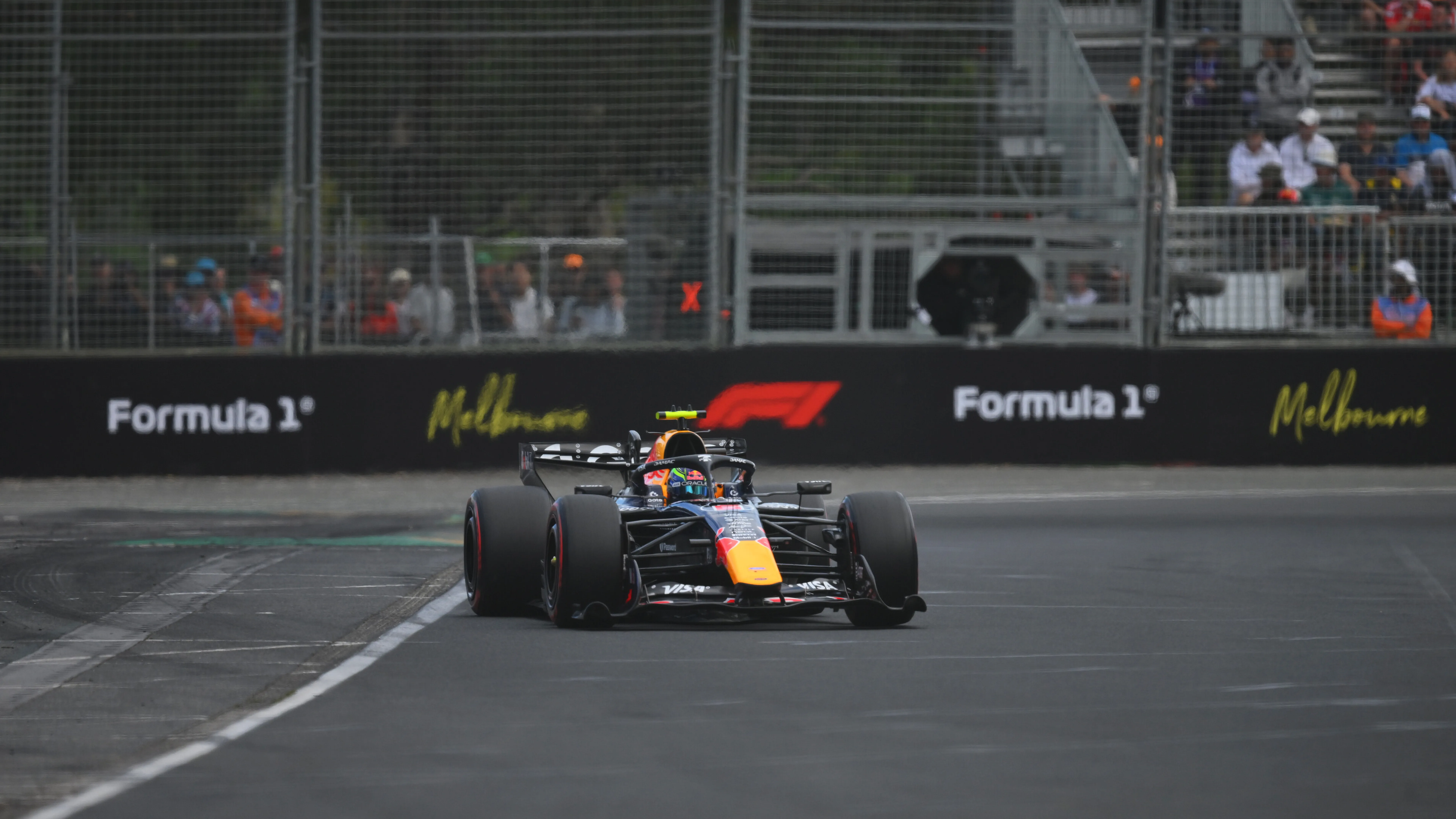 Russell sorprende en Melbourne y se queda con la pole