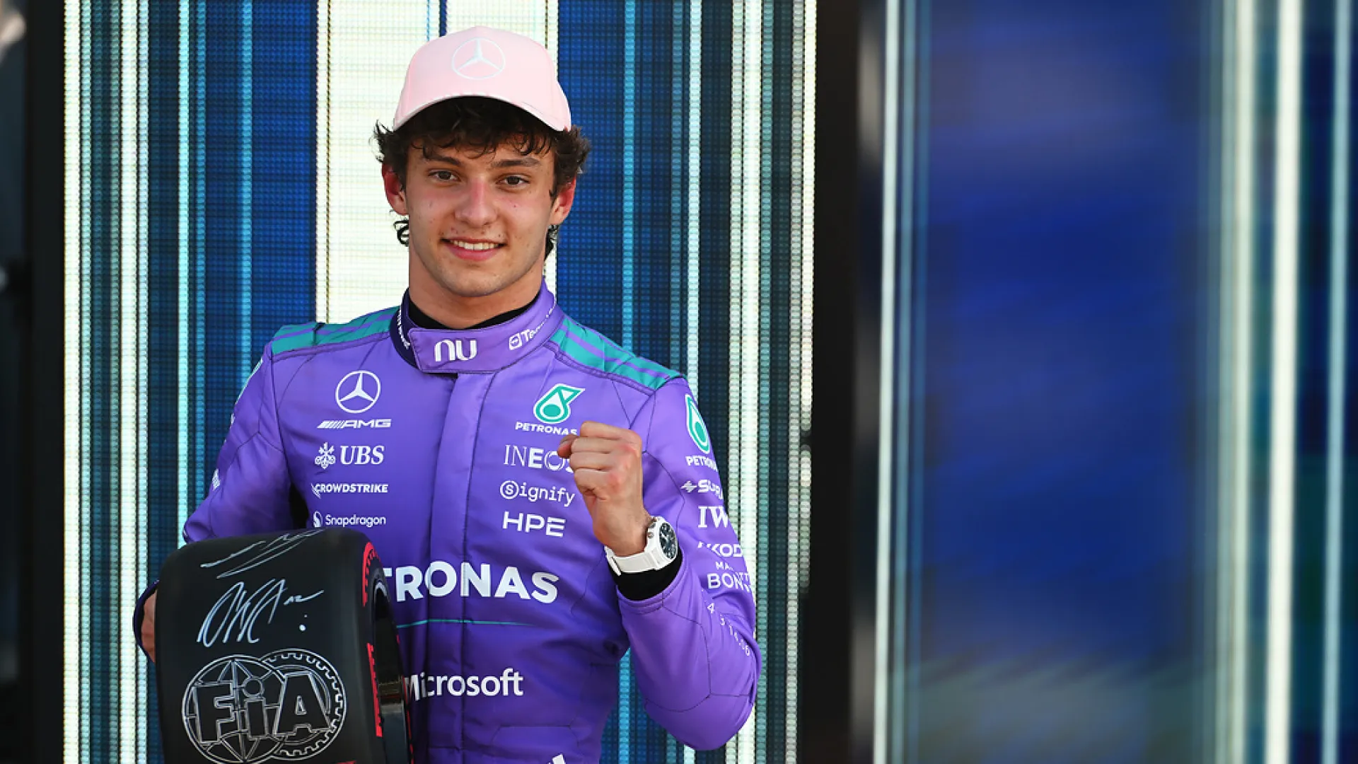 Antonelli impone el ritmo en Miami y se queda con la pole