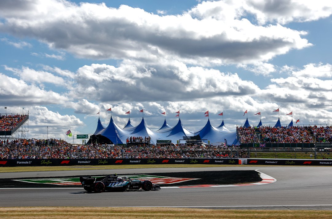 Antonelli conquista Silverstone y Mercedes vuelve a quedarse con la pole